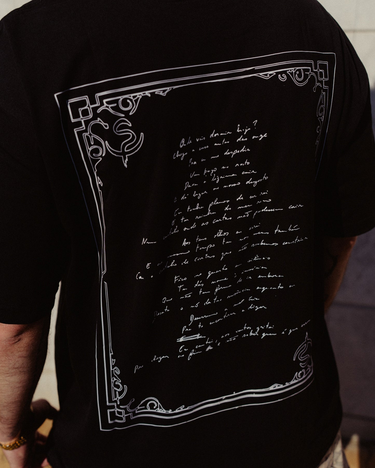 T-SHIRT “CASTELO DE CARTAS”