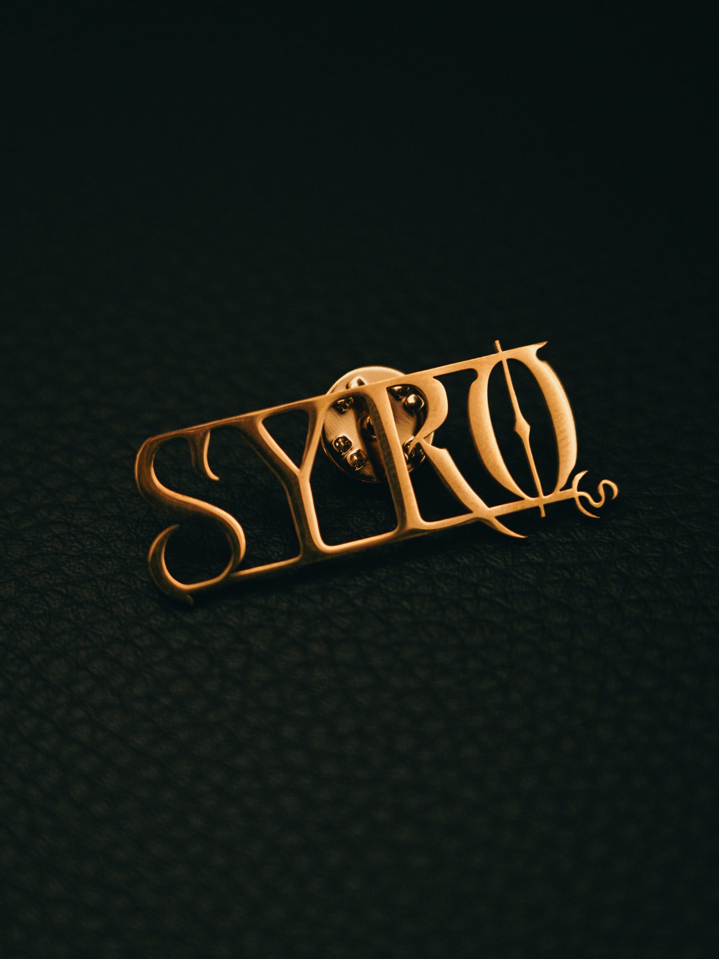 PIN “SYRO”